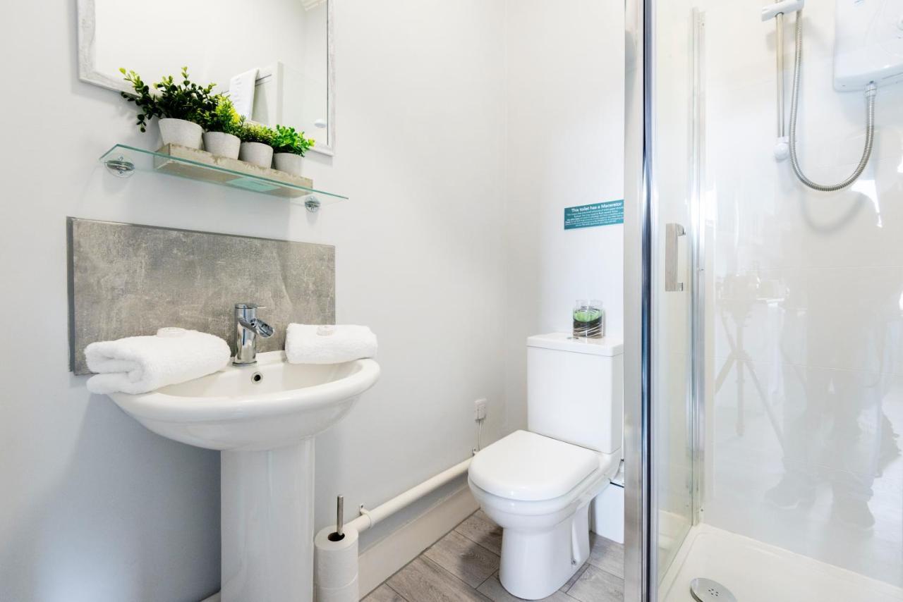 Wrexham Central Stay Apartment Seven Zewnętrze zdjęcie